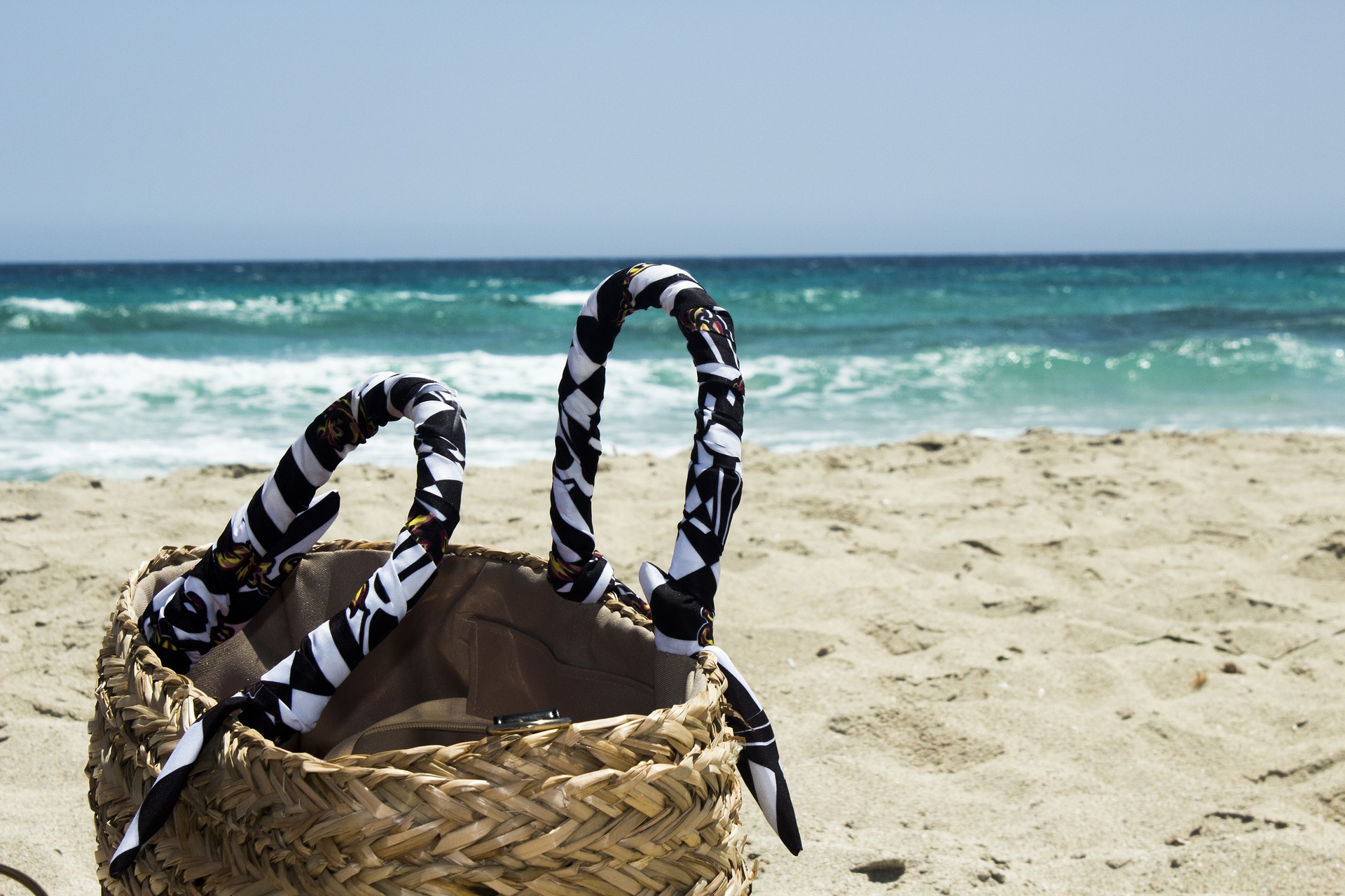 Organized cheap beach bag